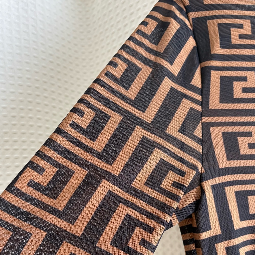 Geometric Print Mesh Top - Picture 3 of 6